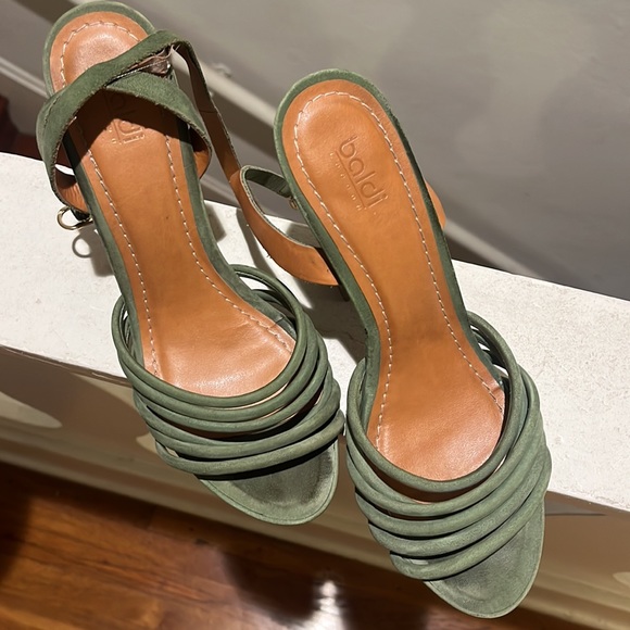 Ankle strap heels - Picture 2 of 4